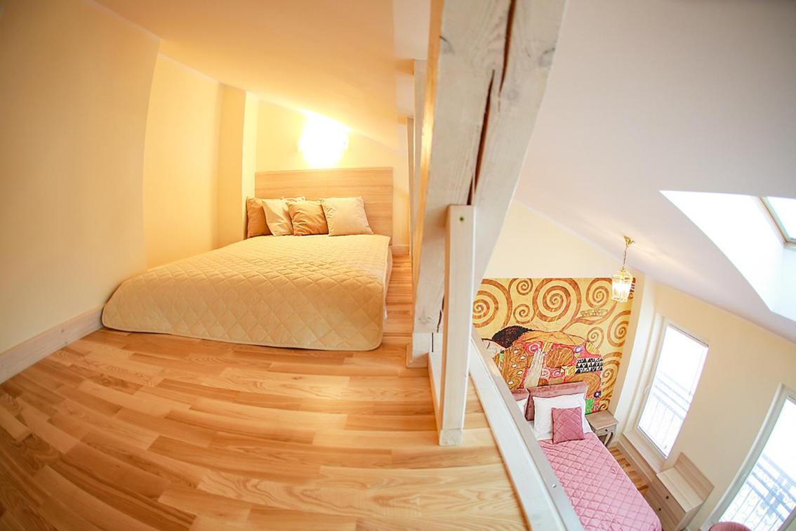 Apartment Main Square Platan Loft Collection