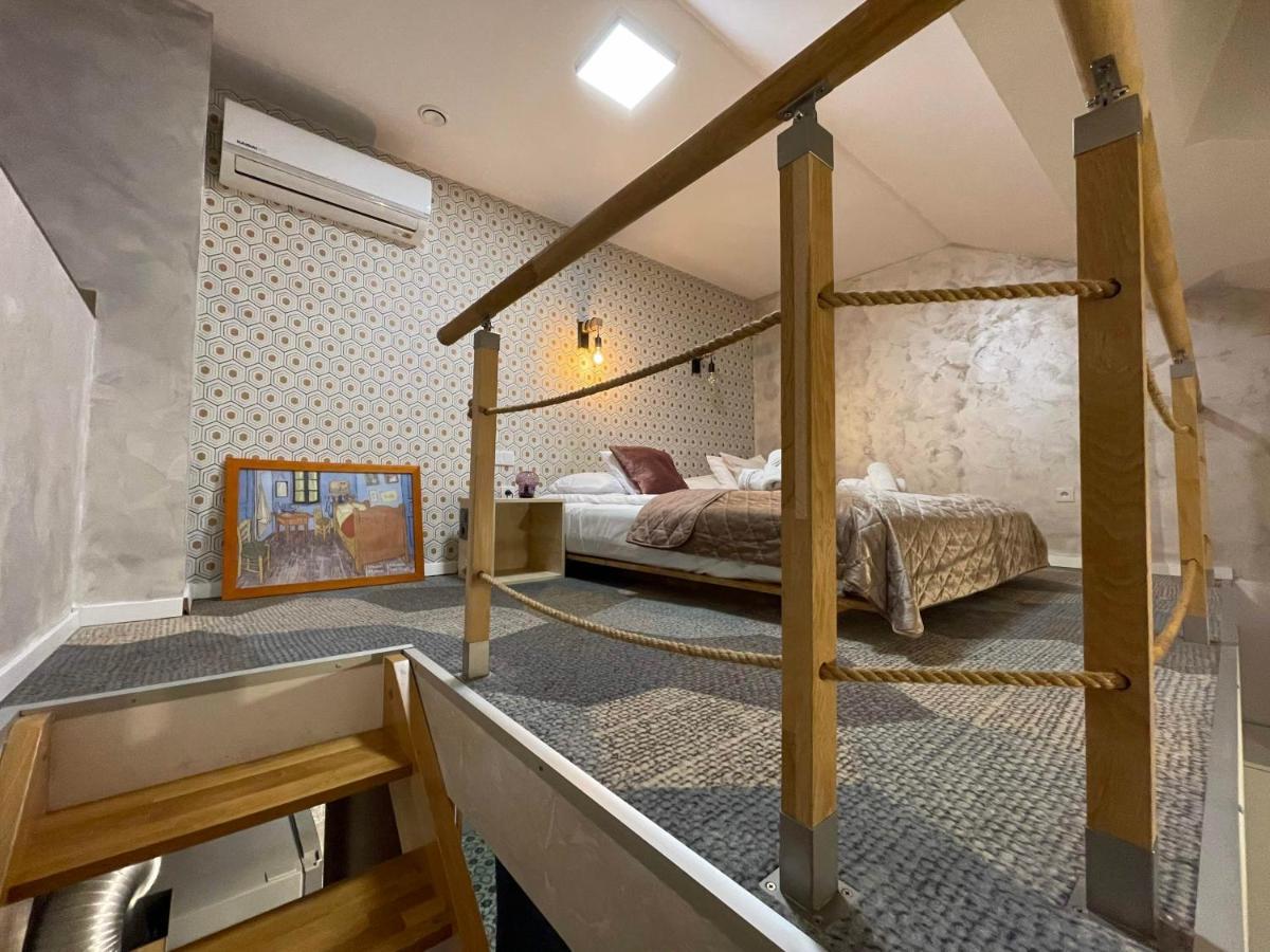 Apartment Main Square Platan Loft Collection